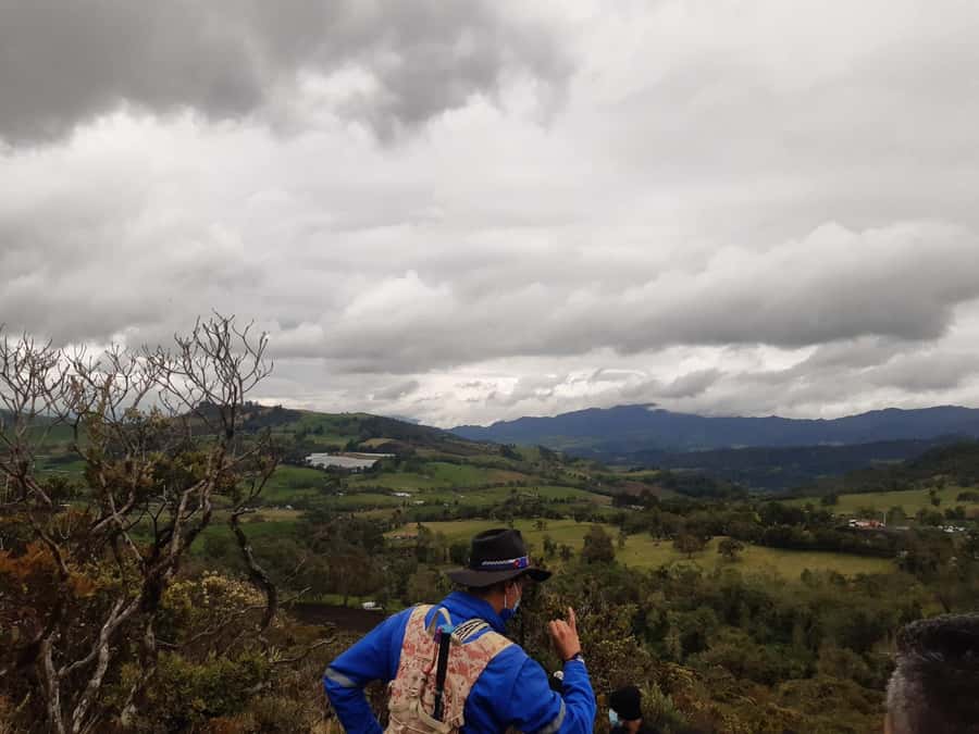 Salt Cathedral and Guatavita Lake with Lunch and Guide - Who should take this tour?