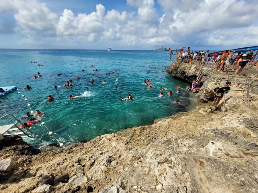 SAN ANDRES: Island Tour by Chiva + Hoyo Soplador - What the $30 price really covers
