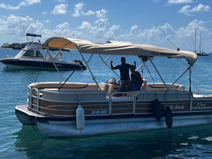 San Andres Island Tour In Shared Pontoon - The first cruise across Seven-Color Bay