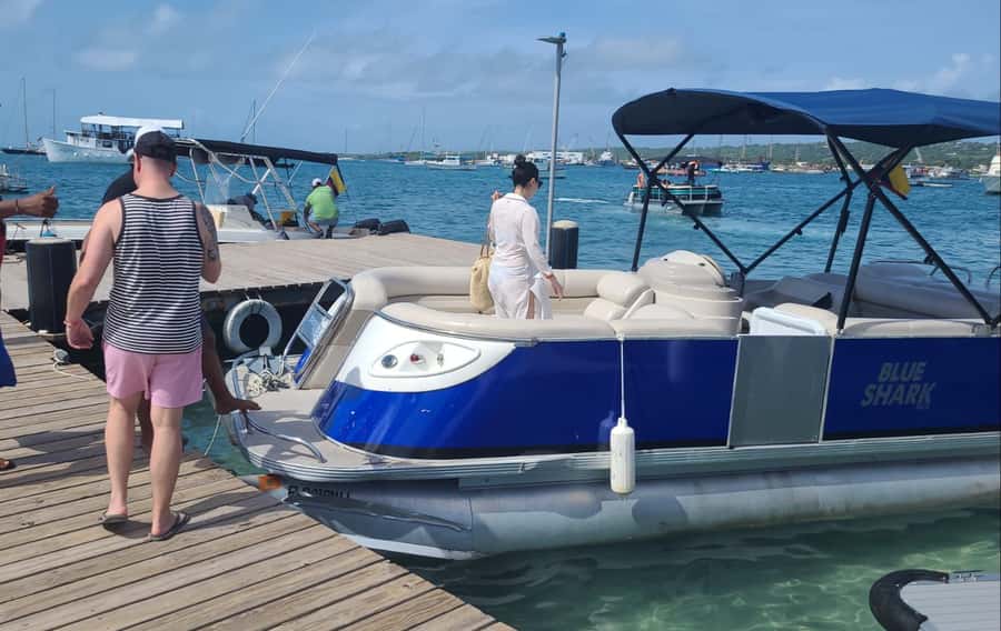 San Andres: Private Boat Trip with Aquarium and Beach Stops - Why a private boat makes sense in San Andres