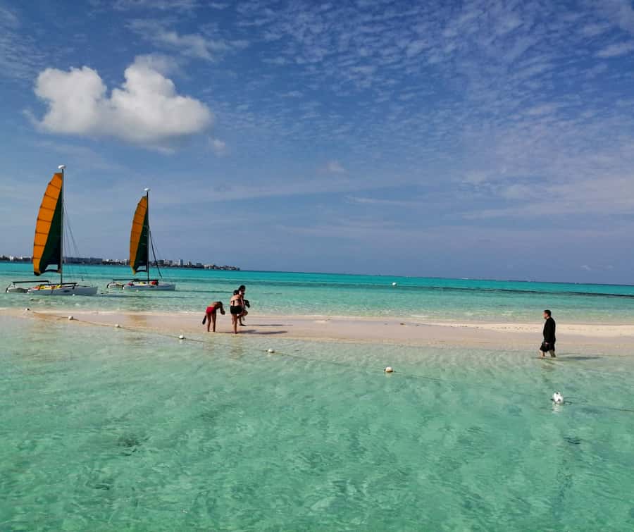 San Andres: Private San Andres Bay Tour by Luxury Speedboat - Key points at a glance