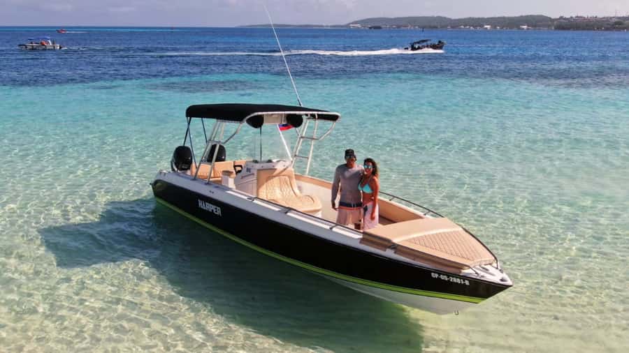 San Andres: Private San Andres Bay Tour by Luxury Speedboat - Why a private boat changes the day