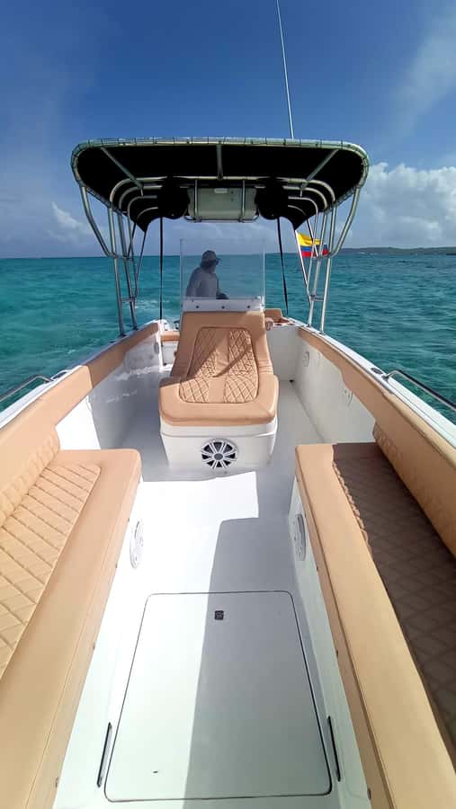 San Andres: Private San Andres Bay Tour by Luxury Speedboat - Aquarium Key, where snorkeling takes center stage