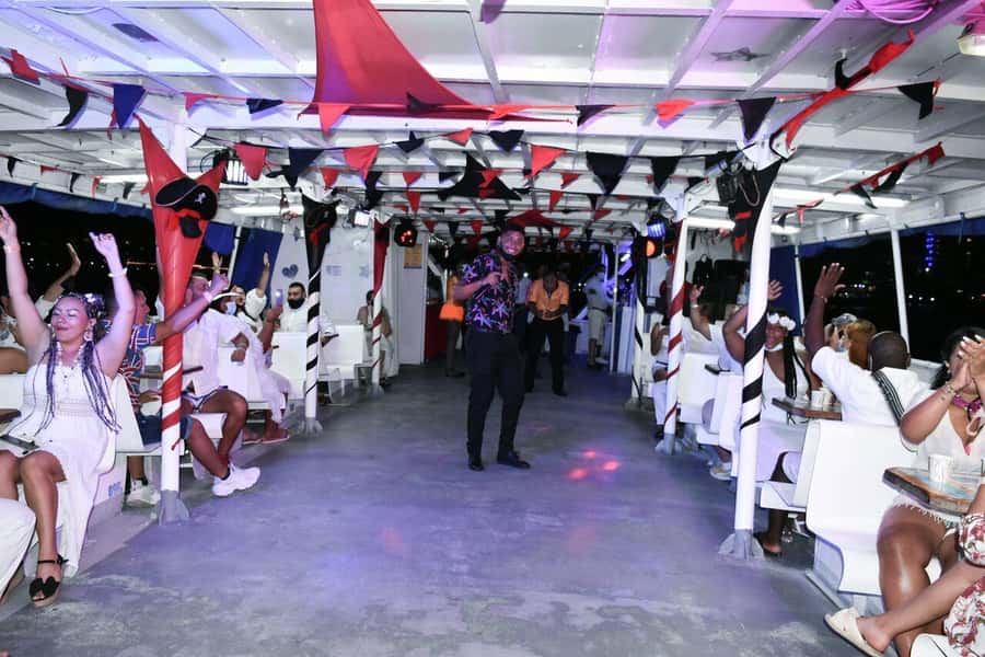San Andres: White Party on boat with open bar, dinner and dancers! - Is the open bar good value?