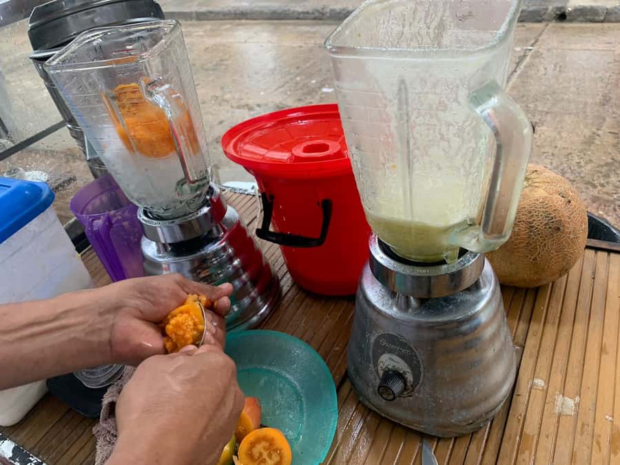 Santa Marta: Guided Walking Food Experience - Starting at the public market