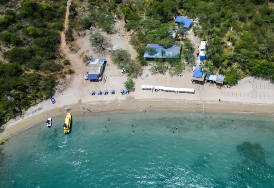 SANTA MARTA: Tour to Playa Inca Inca with Lunch - A fast boat ride from Muelle Azul