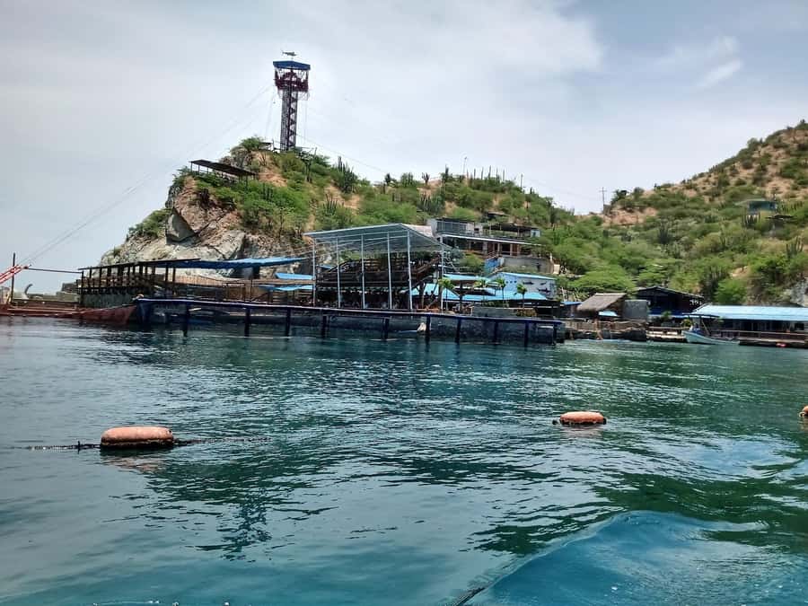 SANTAMARTA: TOUR Combo boat taxi, aquarium, lunch, and white sand beach - Starting at El Rodadero with a short boat ride