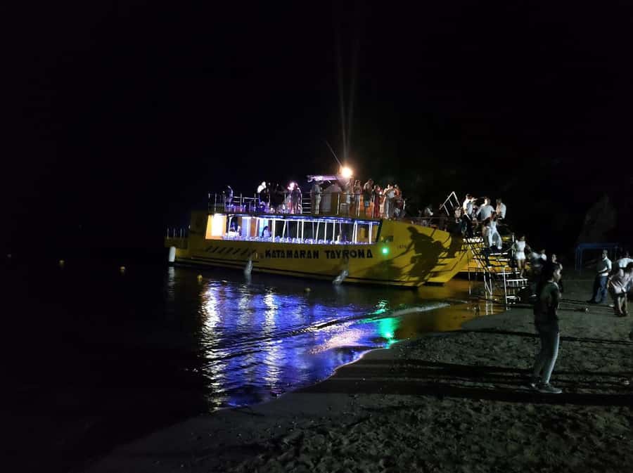 SANTAMARTA: White Night Tour in Katamaran with open bar - What the White Night Tour Really Is