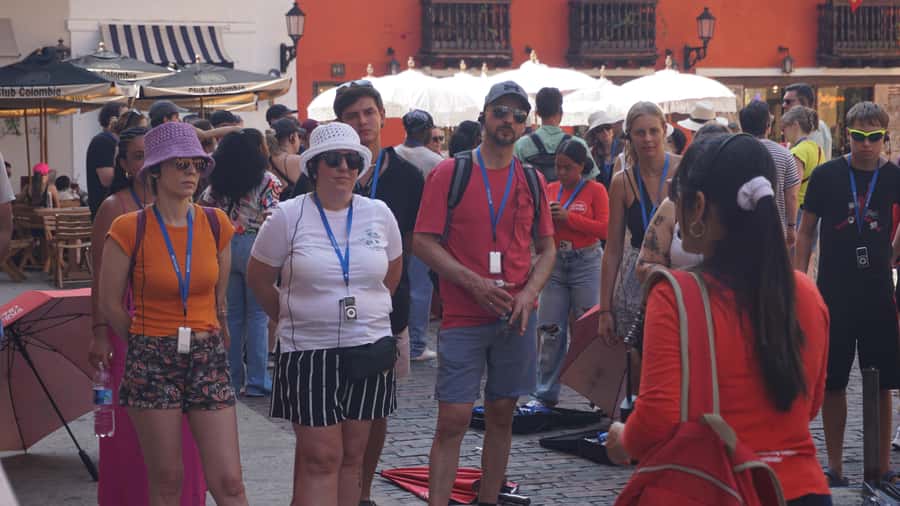 Shared Cartagena Old City Tour with Wireless Audio System - Timing, price, and the weekend Getsemaní addition