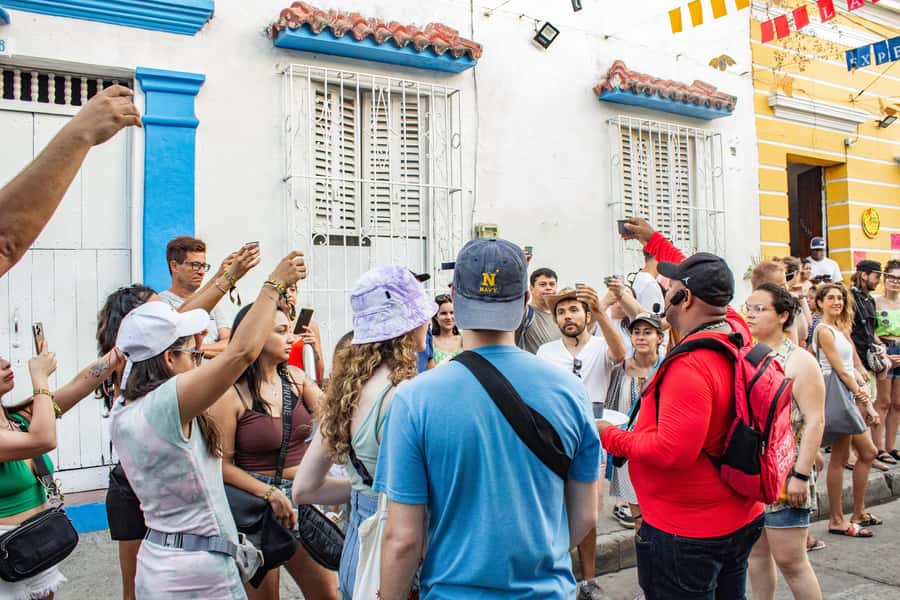 Shared Old Cartagena & Getsemani Tour with Wireless System - Who should choose this Cartagena walk?