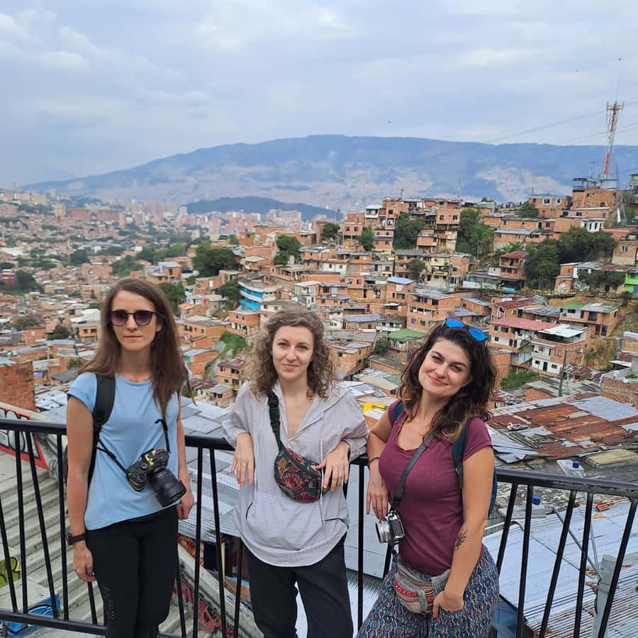 Shared Tour to Comuna 13 & Aurora Cable Car in Medellin - Why Comuna 13 needs more than a photo stop
