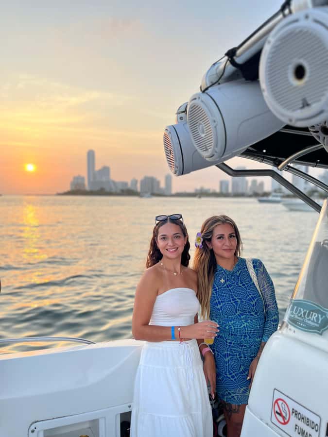 Sunset Party open bar on the bay while sharing with locals - Booking, cancellation, and a few smart tips