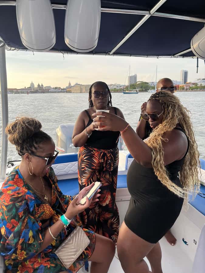 Sunset Party open bar on the bay while sharing with locals - Local company, music, games, and dancing