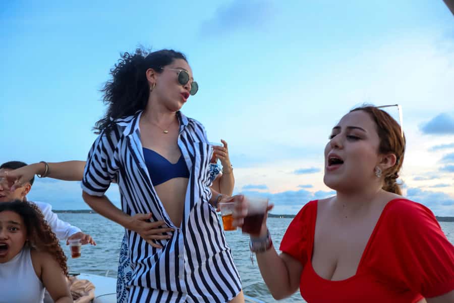 The best sunset tour in the bay: Open bar party & fun - Sunset over Cartagena Bay