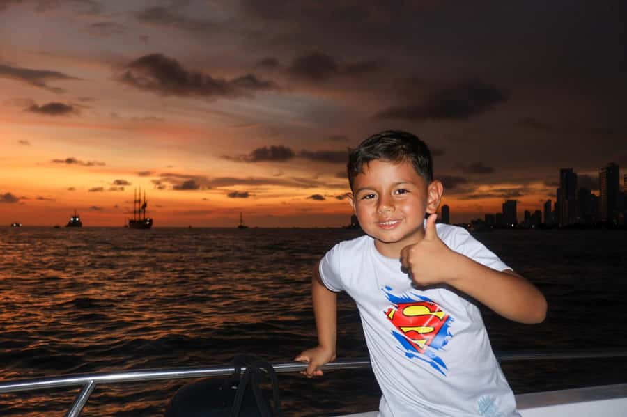 The best sunset tour in the bay: Open bar party & fun - Should you book the Cartagena sunset party boat?