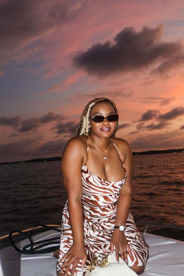 The best sunset tour in the bay: Open bar party & fun - Boarding the spacious sport boat