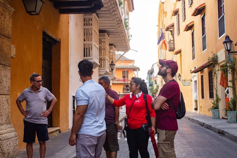 Tour Compartido de Gabriel García Marquez en Cartagena - Faith, politics, and the city behind the novels