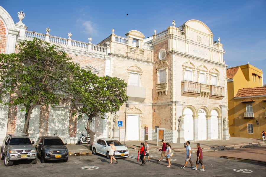 Tour Compartido de Gabriel García Marquez en Cartagena - Walking conditions, timing, and group style