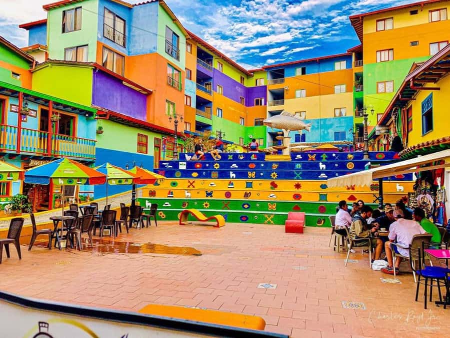 Tour Guatapé - Piedra del Peñol with departure from Medellín - Key points at a glance