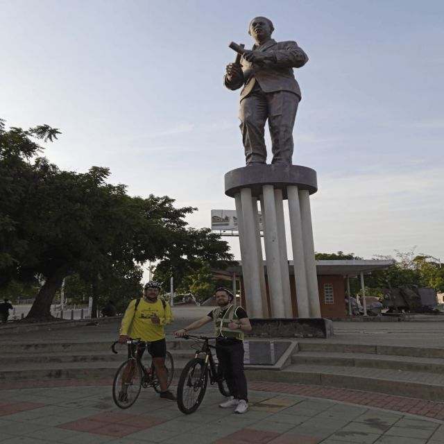 Tour in bike in Barranquilla - How Andrés handles the ride