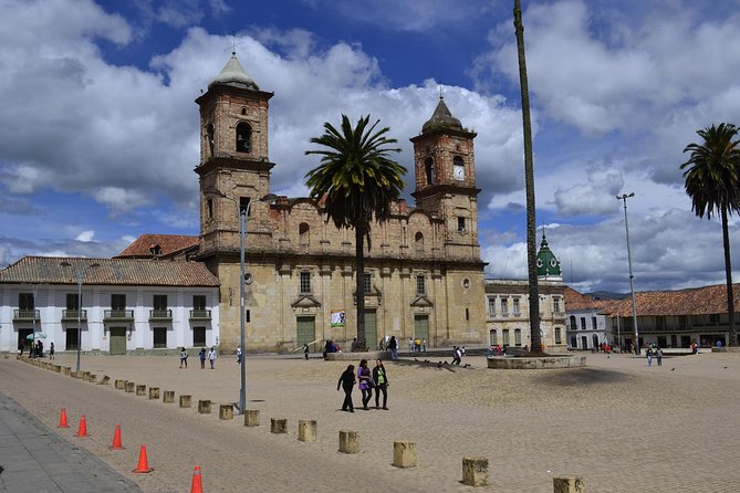 Tour of Zipaquirá: Visit the Salt Cathedral and the main squares - From Bogotá to Zipaquirá by private car