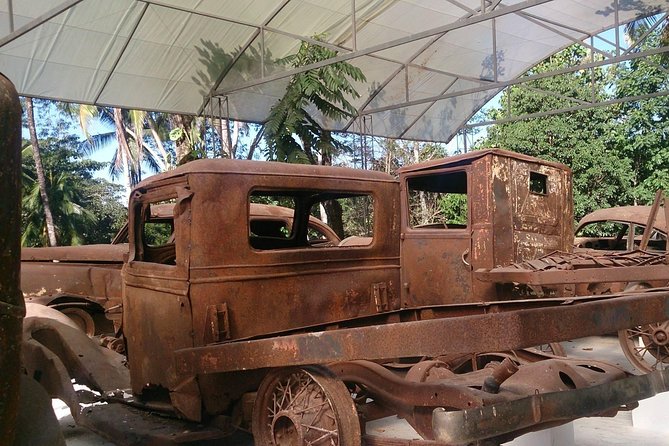 Tour to the Hacienda Nápoles Theme Park - Jurassic Park and the African Museum