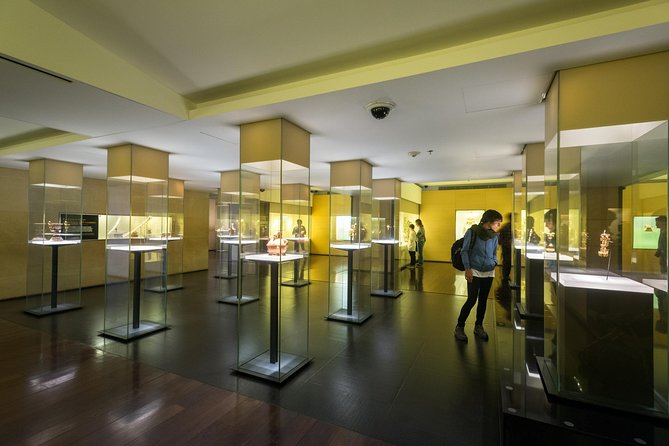 VIP Bogota City Tour: Farmers Market, Monserrate, Candelaria, 9hr - Gold, craft, and the first museum hour