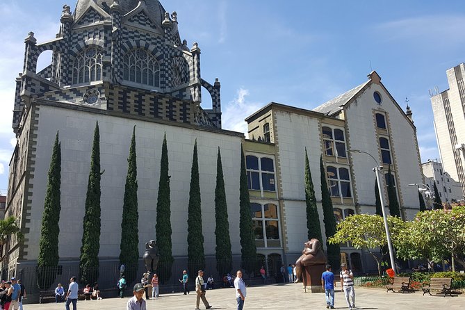 Walking tour downtown Medellín - La Vera Cruz and the first church of Medellín
